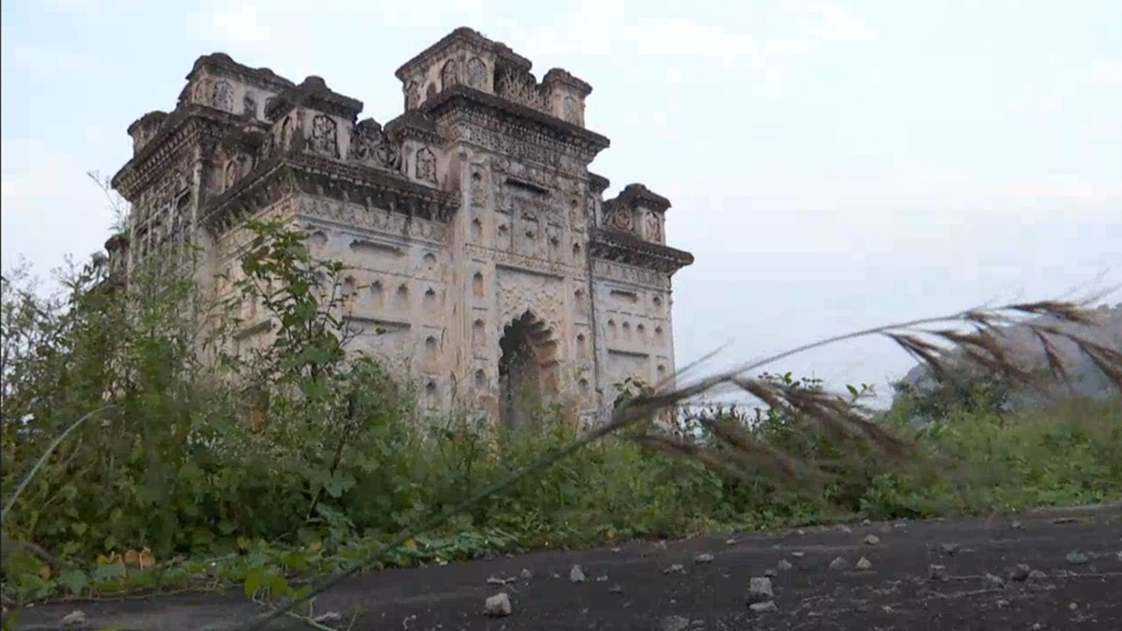 Mann Pesum Sarithiram