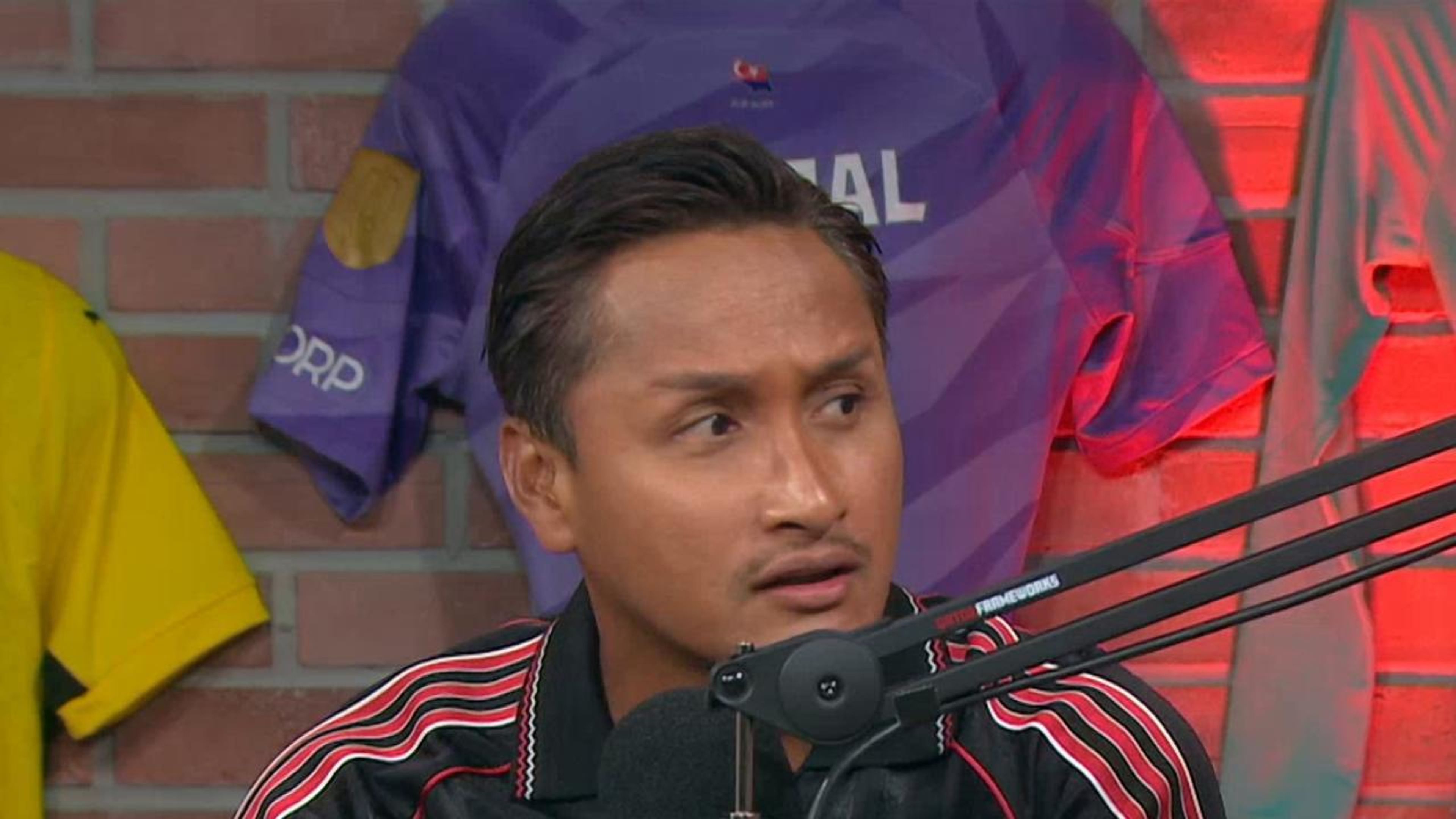 Bola Dulu Baru Kamu!