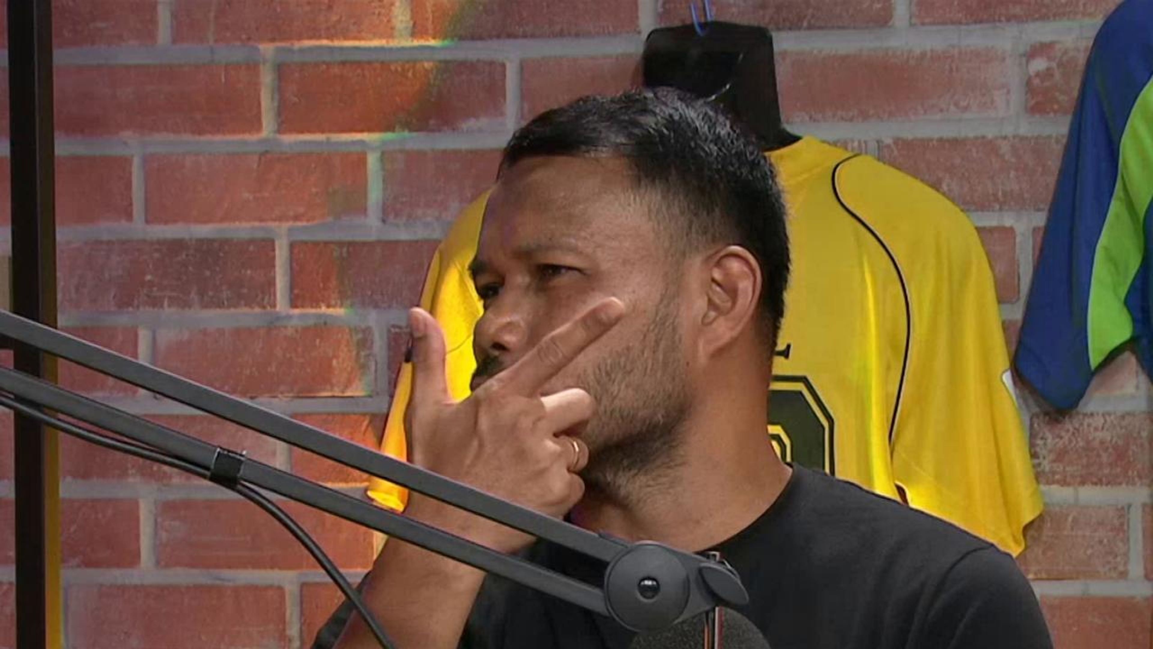 Bola Dulu Baru Kamu!