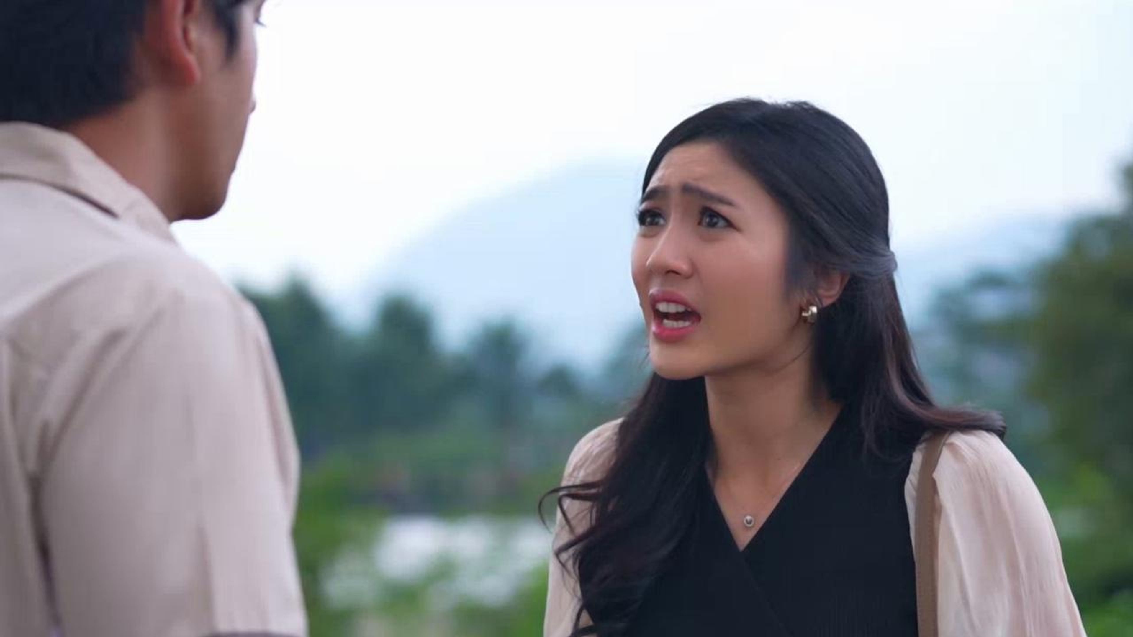 Cinta Di Bawah Tangan