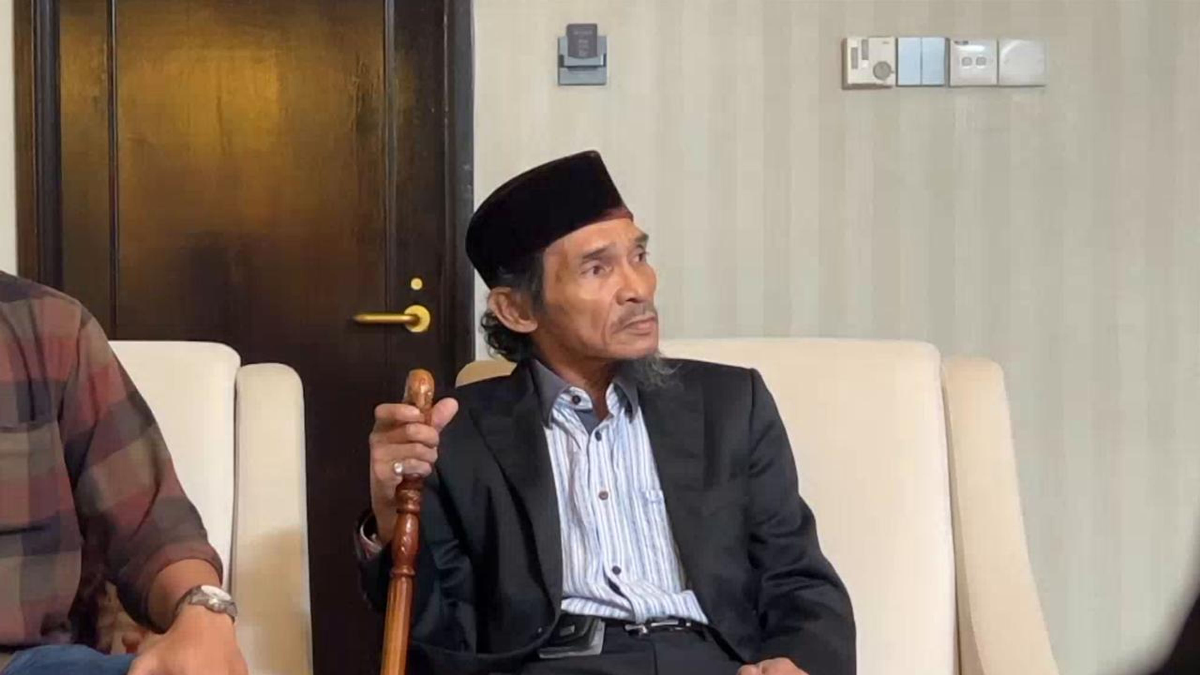 Studio Talk To My Manager S2