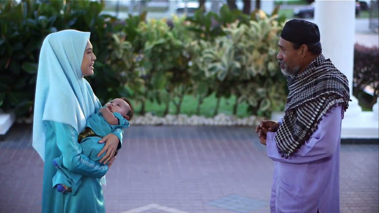 Perempuan Paling Bahagia