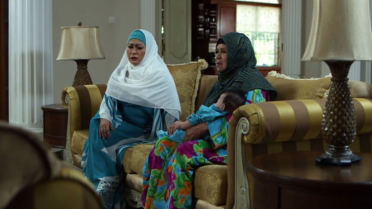 Perempuan Paling Bahagia