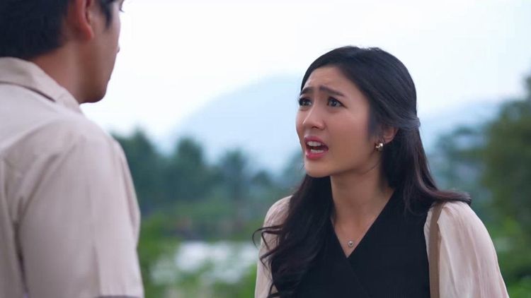 Cinta Di Bawah Tangan