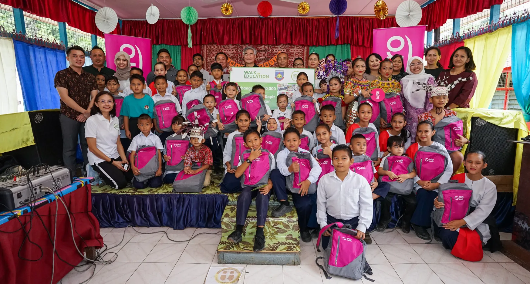 ASTRO KASIH presented RM40,000 to SK Sungai Paku, Kapit